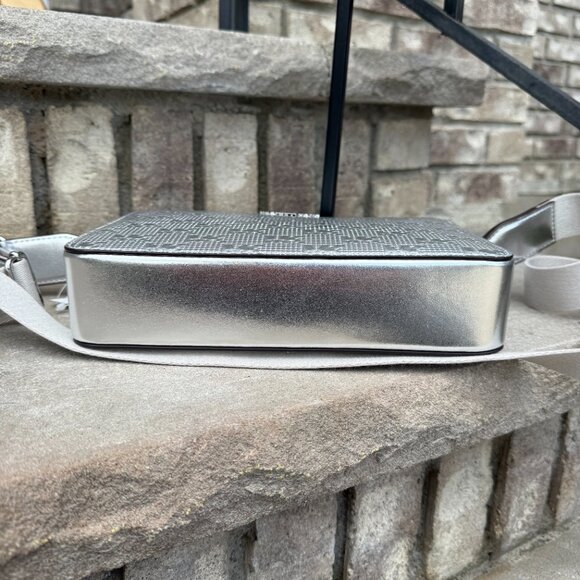 MICHAEL MICHAEL KORS JET SET SILVER MONOGRAM METALLIC CROSSBODY BAG Travel - Picture 12 of 16